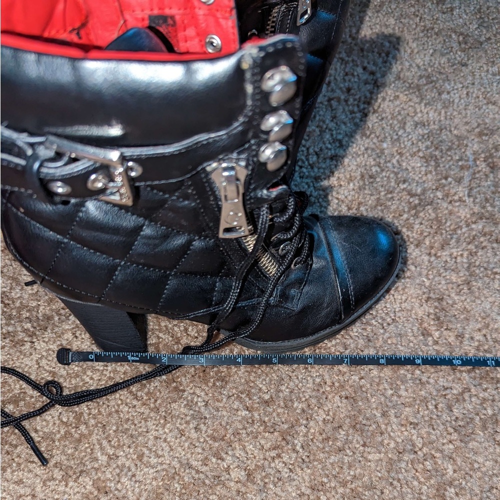 Guess boots